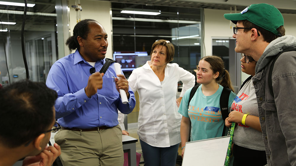 NSA mentor with Texas A&amp;M students at Aggies Invent