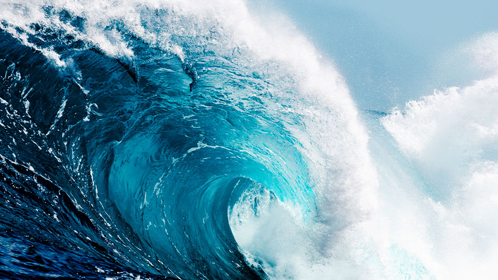 close-up of large ocean wave