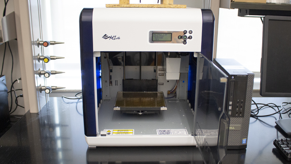 XYZ printer in lab