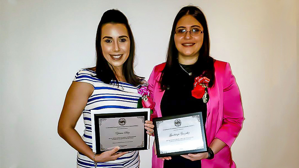Dr. Yessica Sáez ’15 and Dr. Guadalupe González ’10