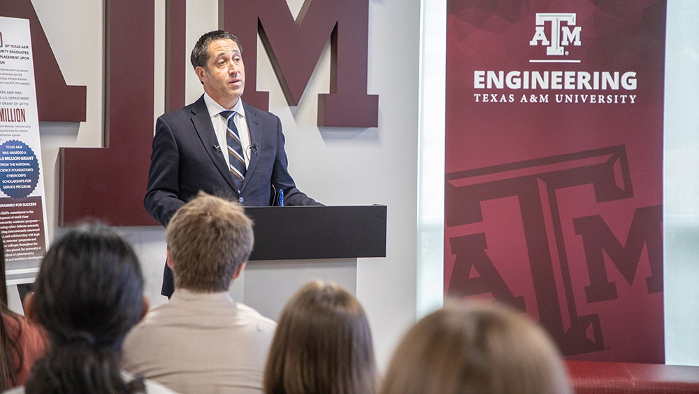 Texas Comptroller Glenn Hegar visits Texas A&M to discuss importance of cybersecurity