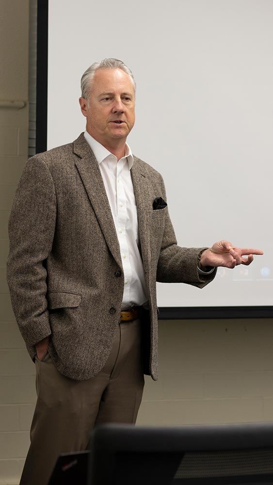 Craig Piercy gives a lecture to American Nuclear Society students.