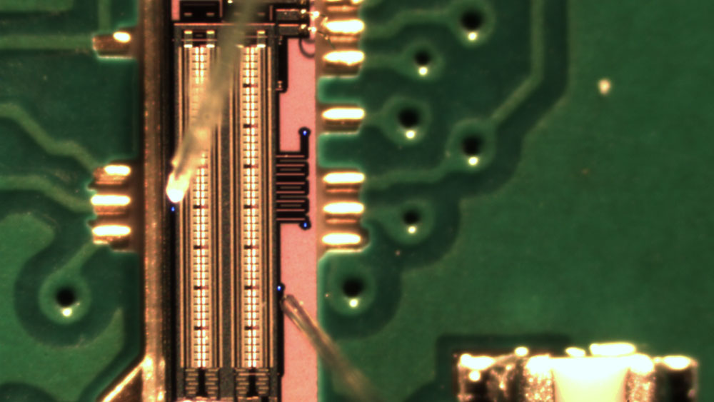 Photonic integrated circuit containing a high-speed optical modulator