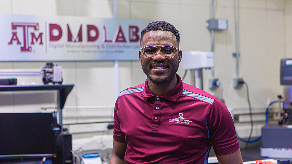 Picture of Dr. Chukwuzubelu Ufodike in the DMD-Lab.