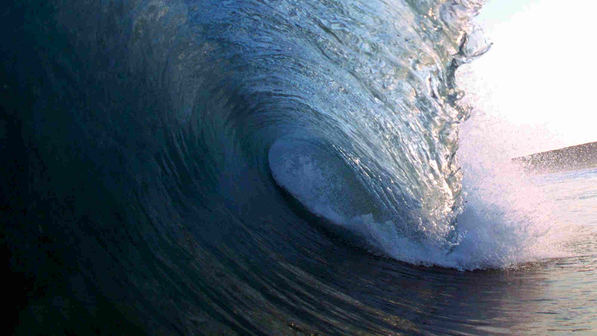 dynamic ripcurl ocean wave
